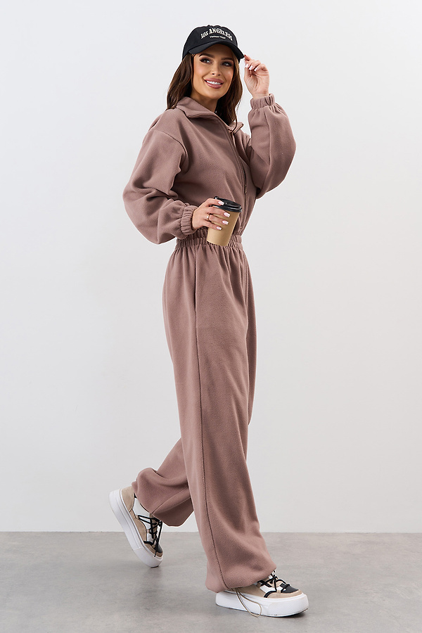 Бежевый флисовый комбинезон на резинках
